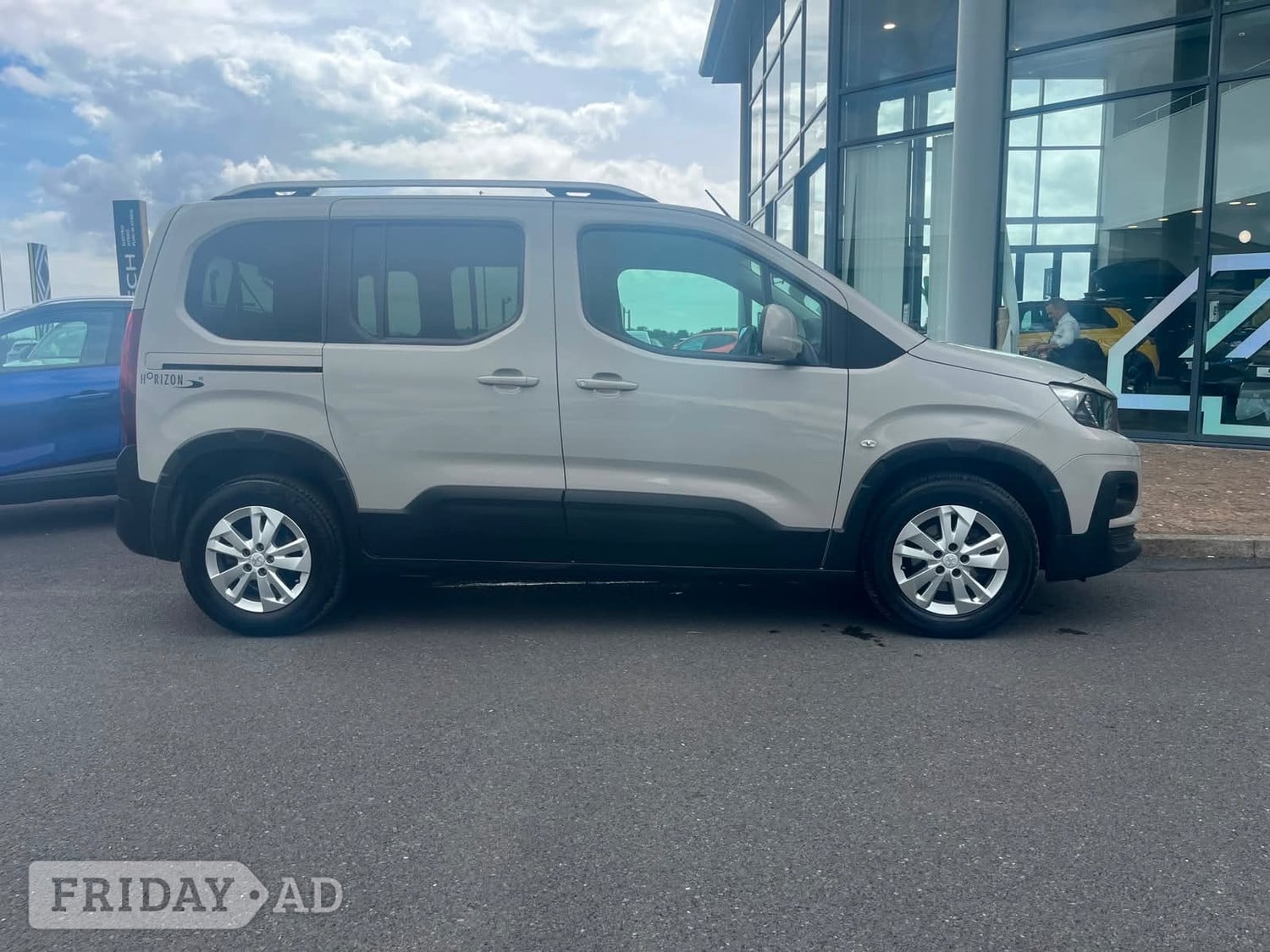 Peugeot Rifter 2019 - Cars in Llanon