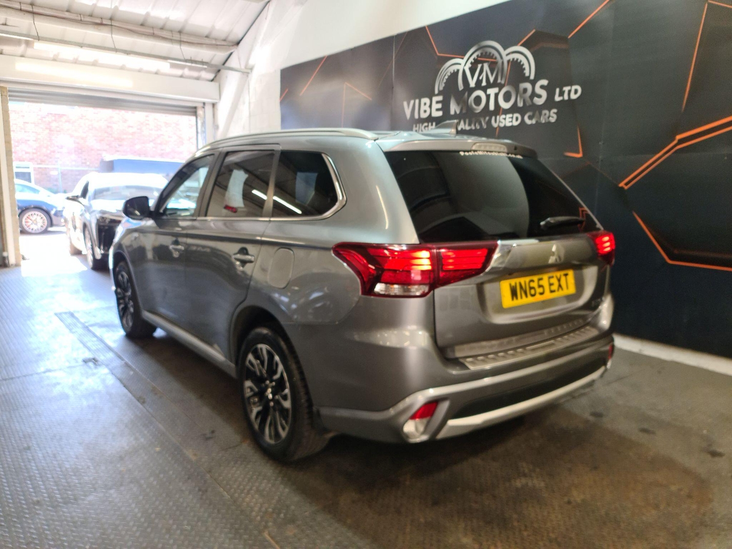 Mitsubishi Outlander 2015 - Cars