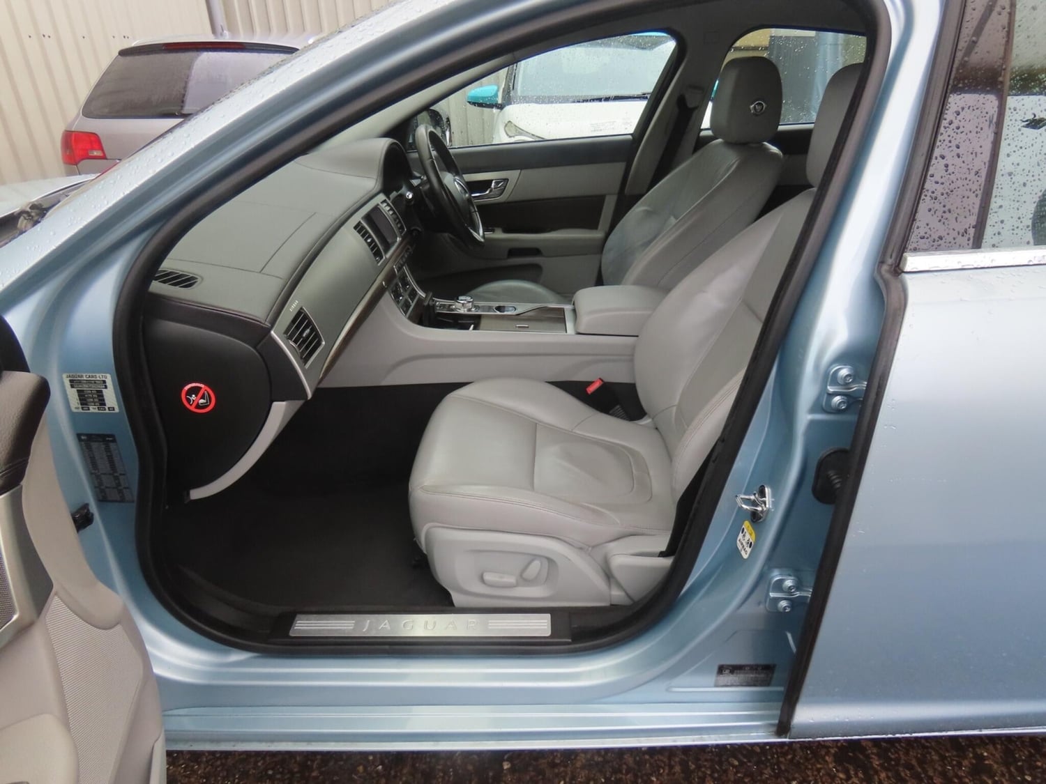 [ berth ]Jaguar XF
