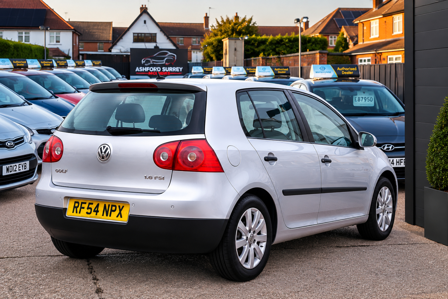 Volkswagen Golf 2004 - Cars in Ashford