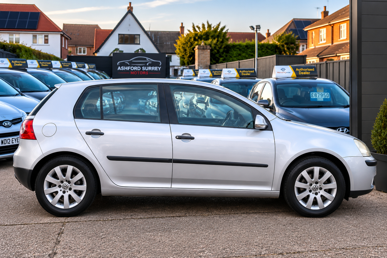 Volkswagen Golf 2004 - Cars
