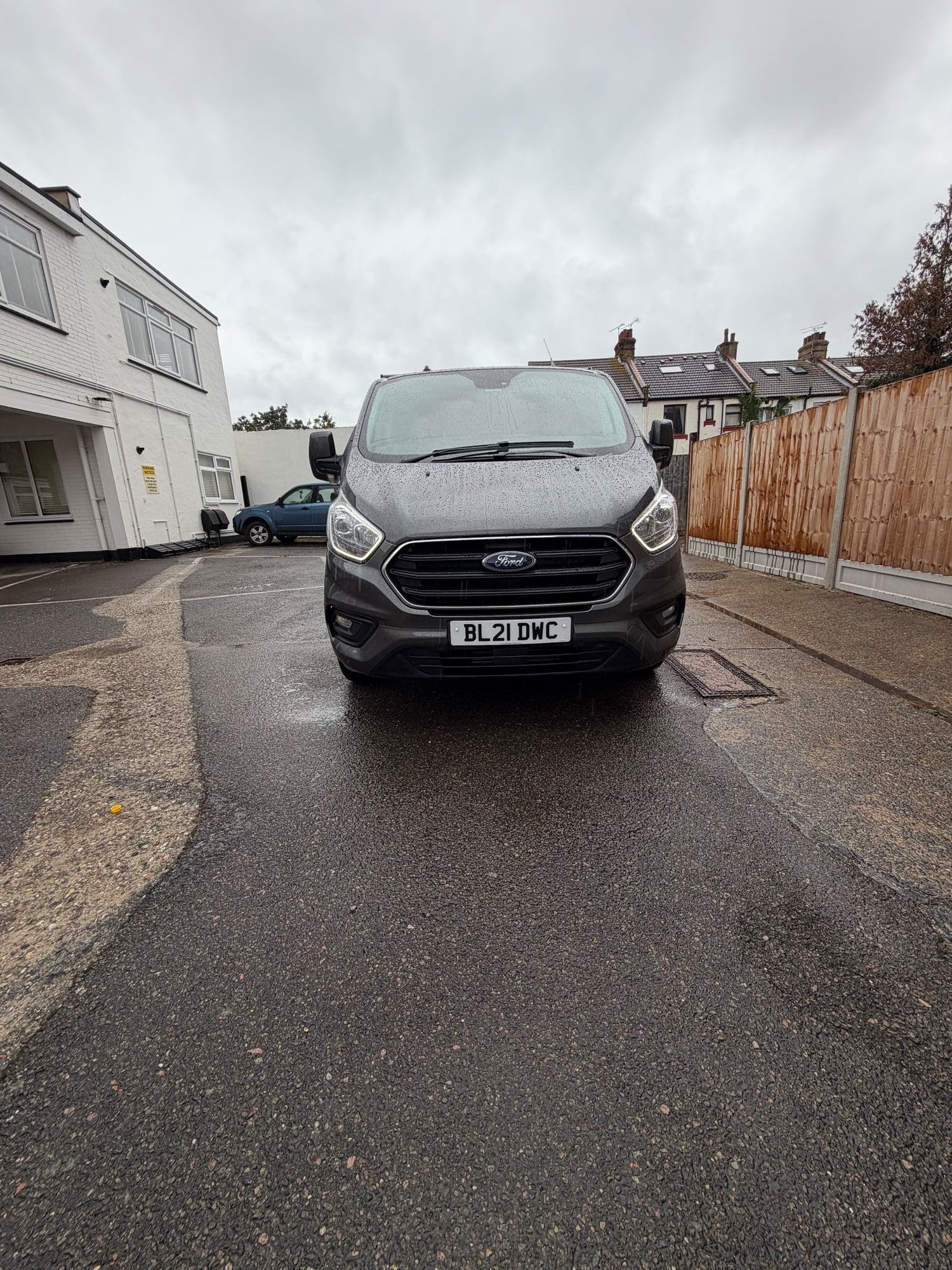 [ berth ]Ford Transit Custom