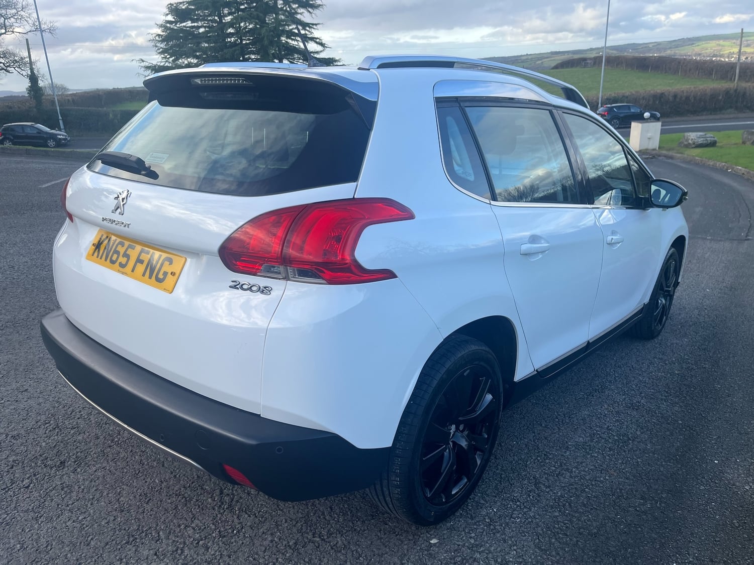 Peugeot 2008 2015 - Cars