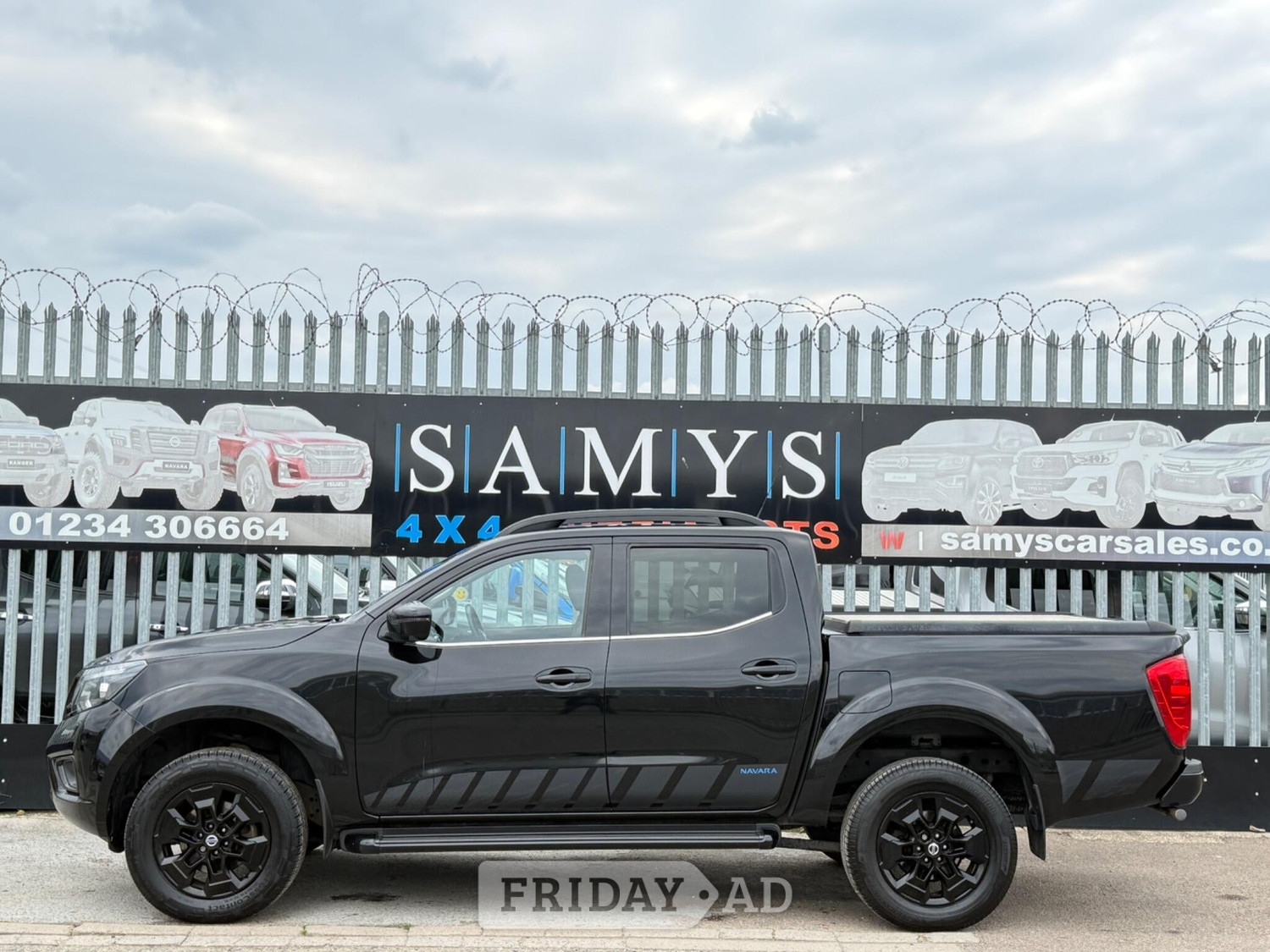 Nissan Navara 2021 - Vans & Commercial Vehicles in Bedford