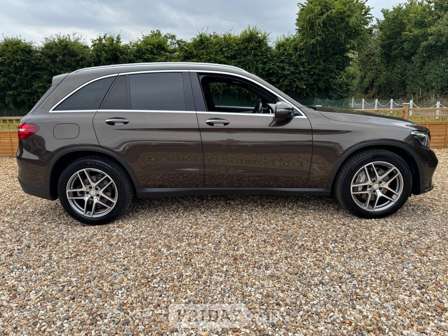 [ berth ]Mercedes-Benz GLC