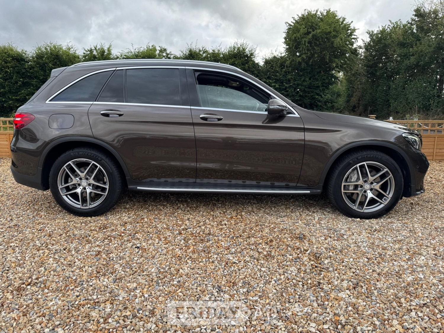 [ berth ]Mercedes-Benz GLC