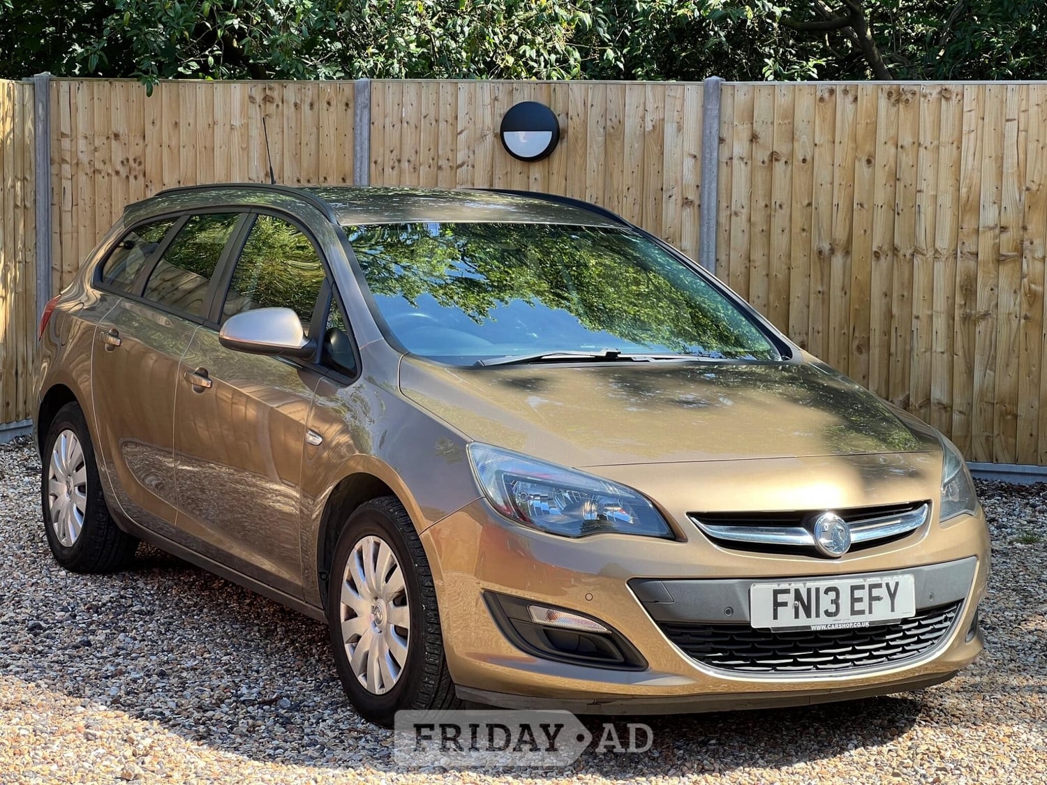 Vauxhall Astra 2013 in Cranleigh