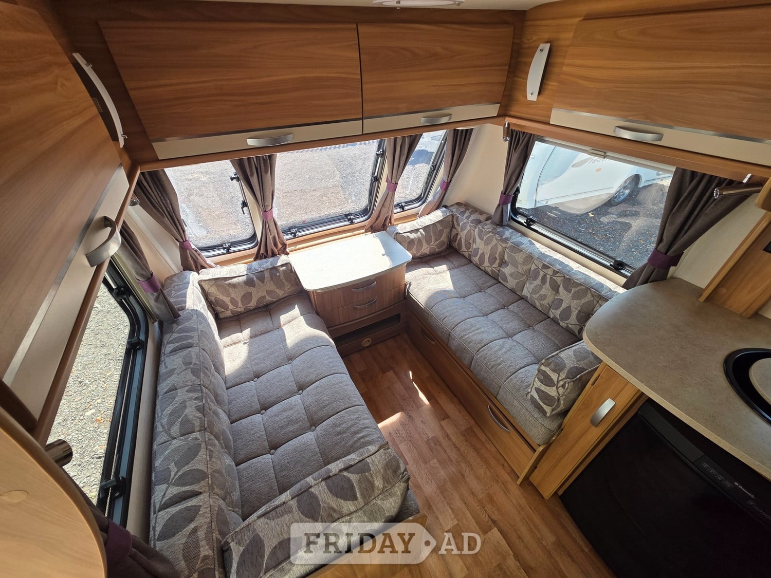 Lunar Quasar 2014 - Motorhomes & Caravans