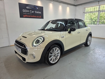 Mini Hatch 2018