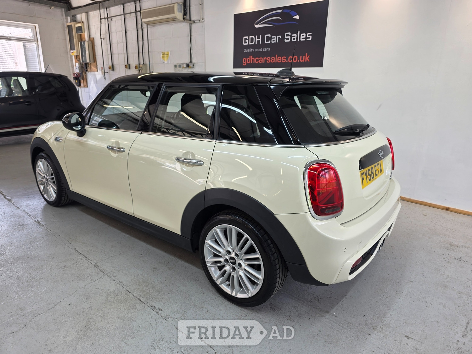 [ berth ]Mini Hatch