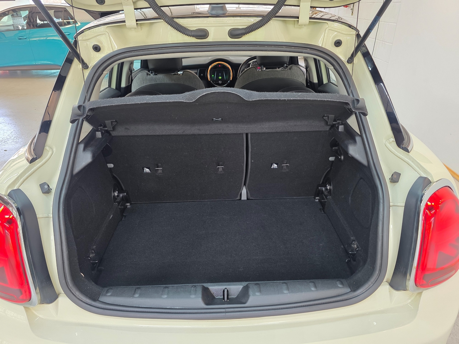 Mini Hatch 2018 - Cars in Storrington