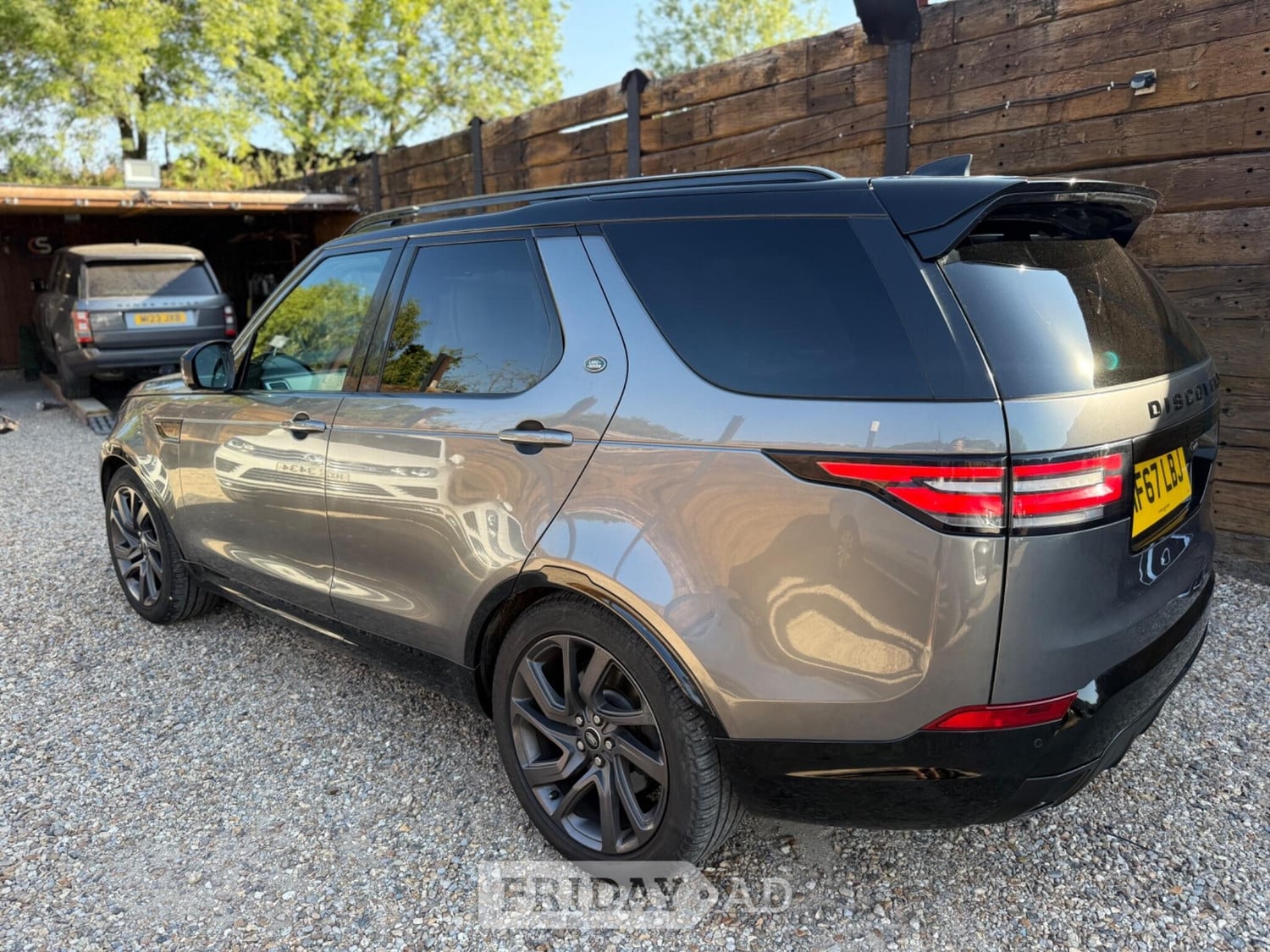 [ berth ]Land Rover Discovery
