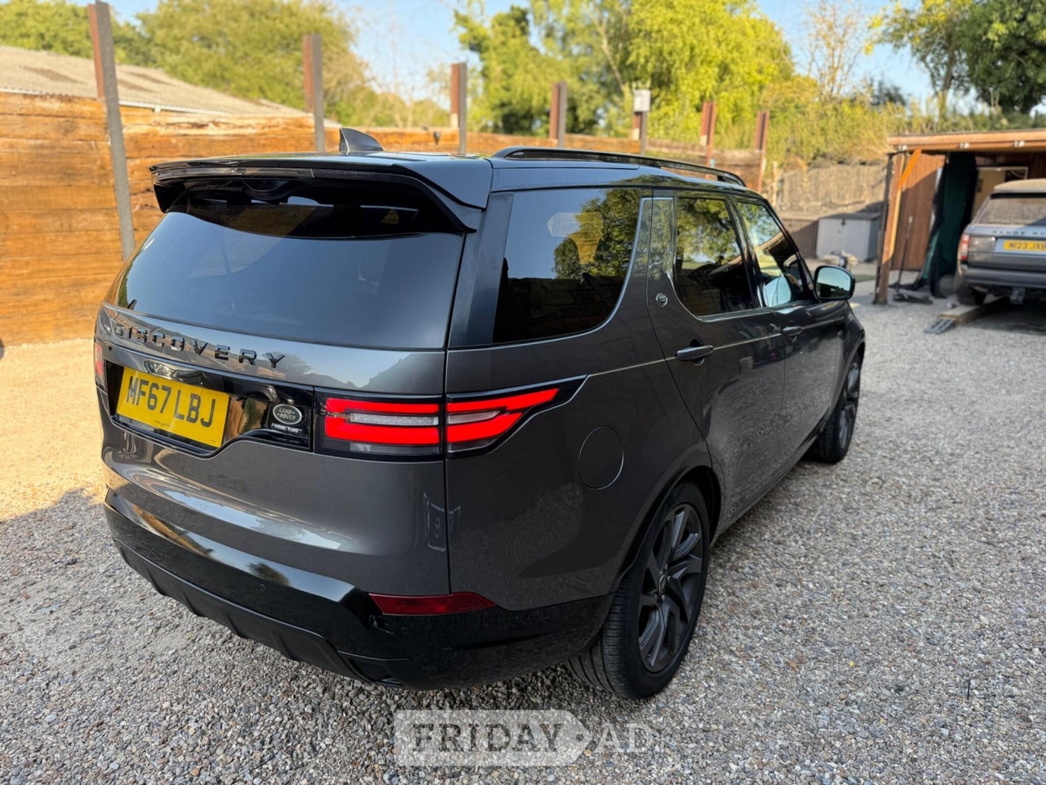Land Rover Discovery 2017 - Cars