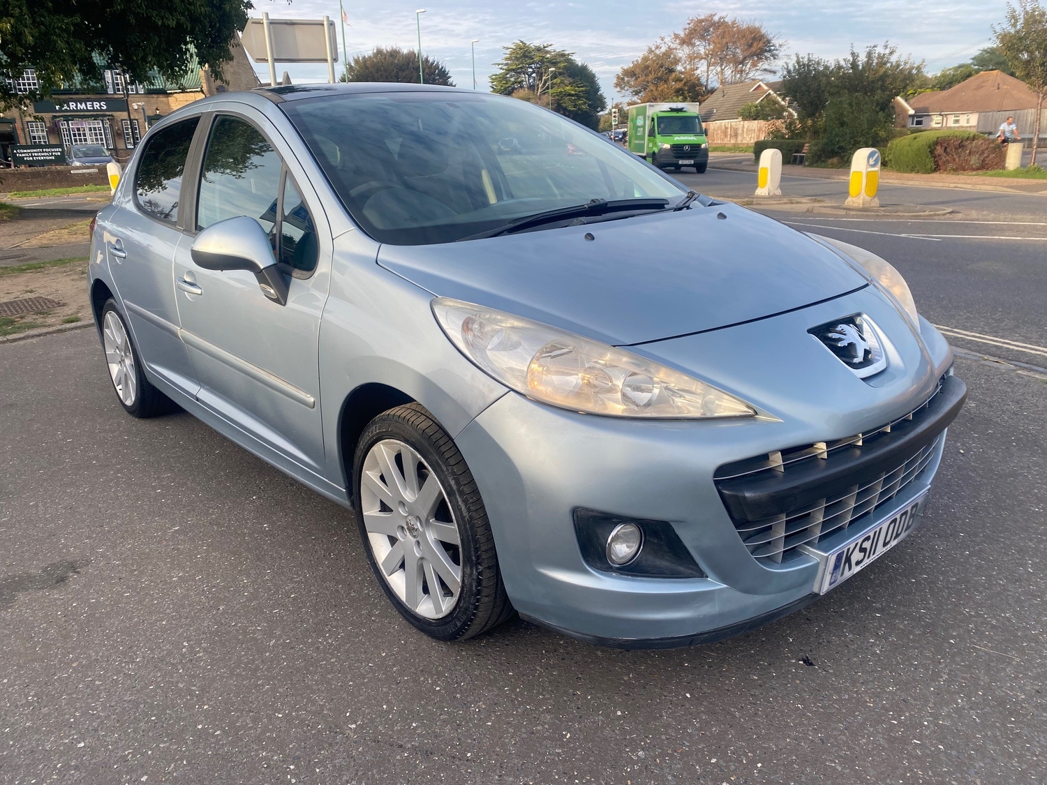 [ berth ]Peugeot 207