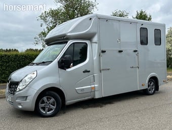 Mial Coachbuilders Long Stall  Renault Horsebox