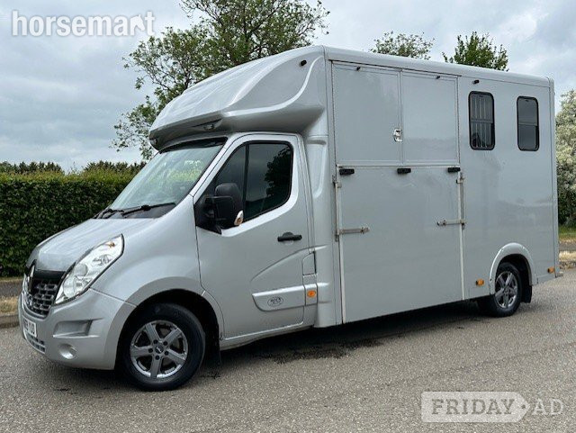Mial Coachbuilders Long Stall  Renault Horsebox in Banbury