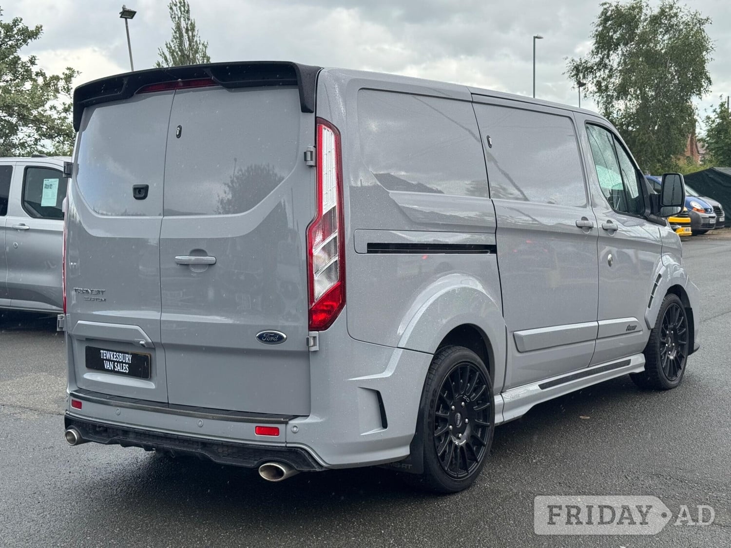 [ berth ]Ford Transit Custom
