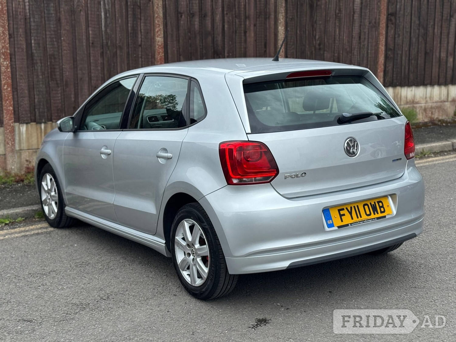 Volkswagen Polo 2011 - Cars