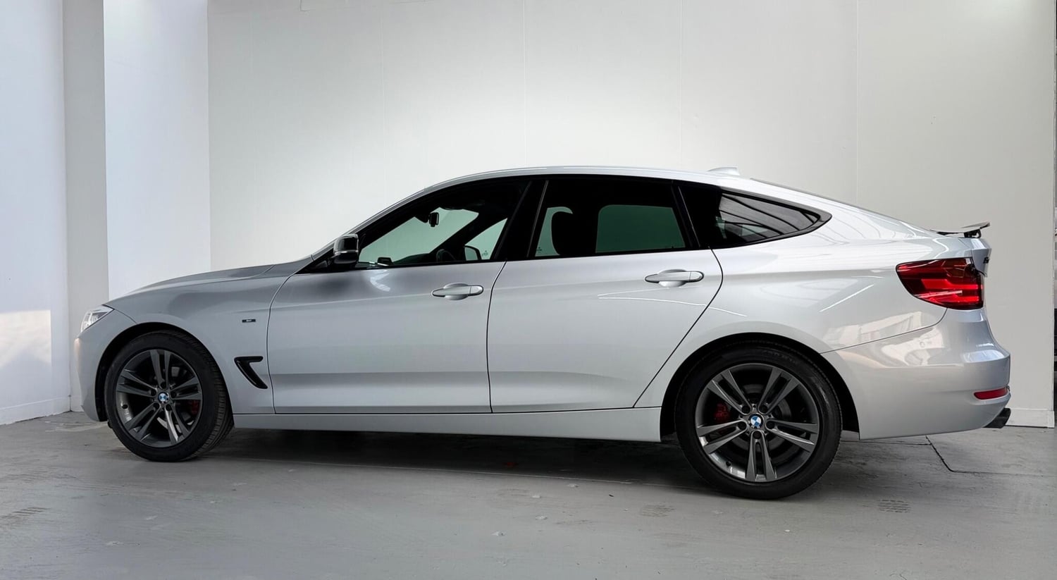 [ berth ]BMW 3 Series Gran Turismo