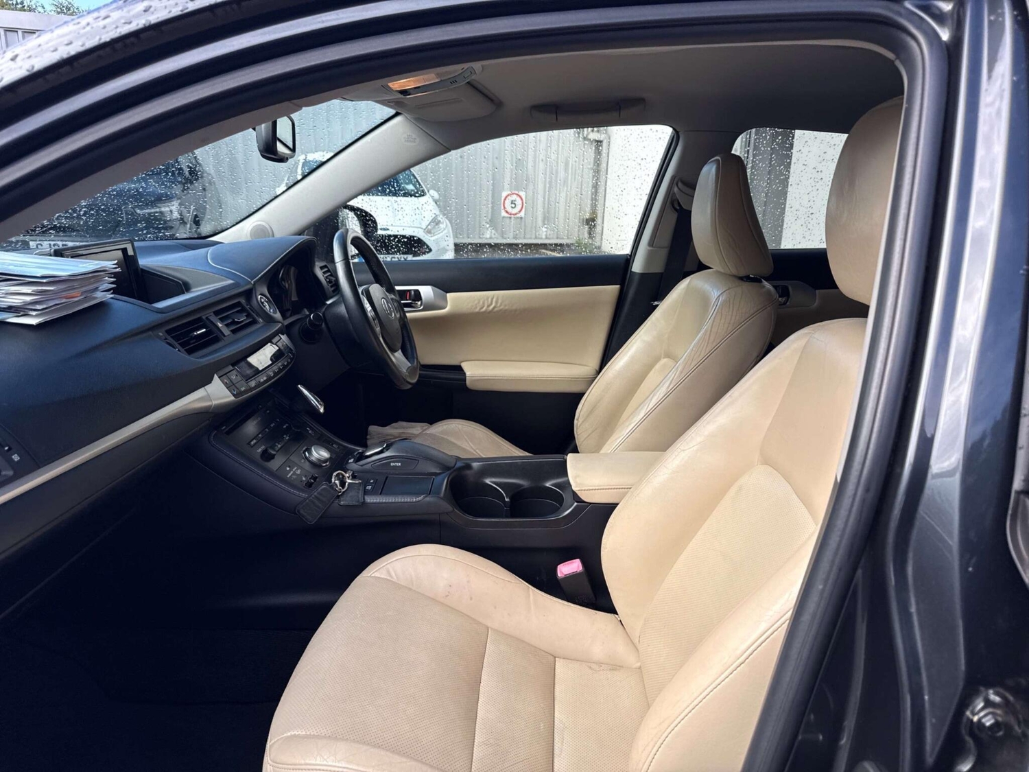 [ berth ]Lexus CT
