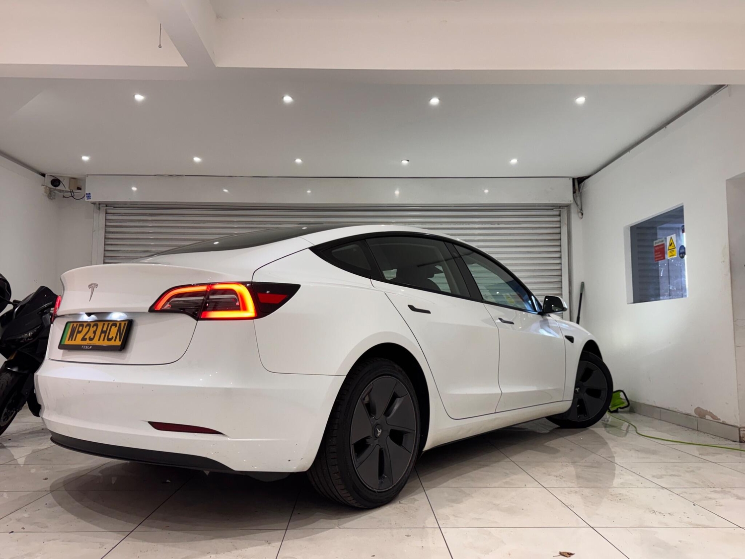 [ berth ]Tesla Model 3