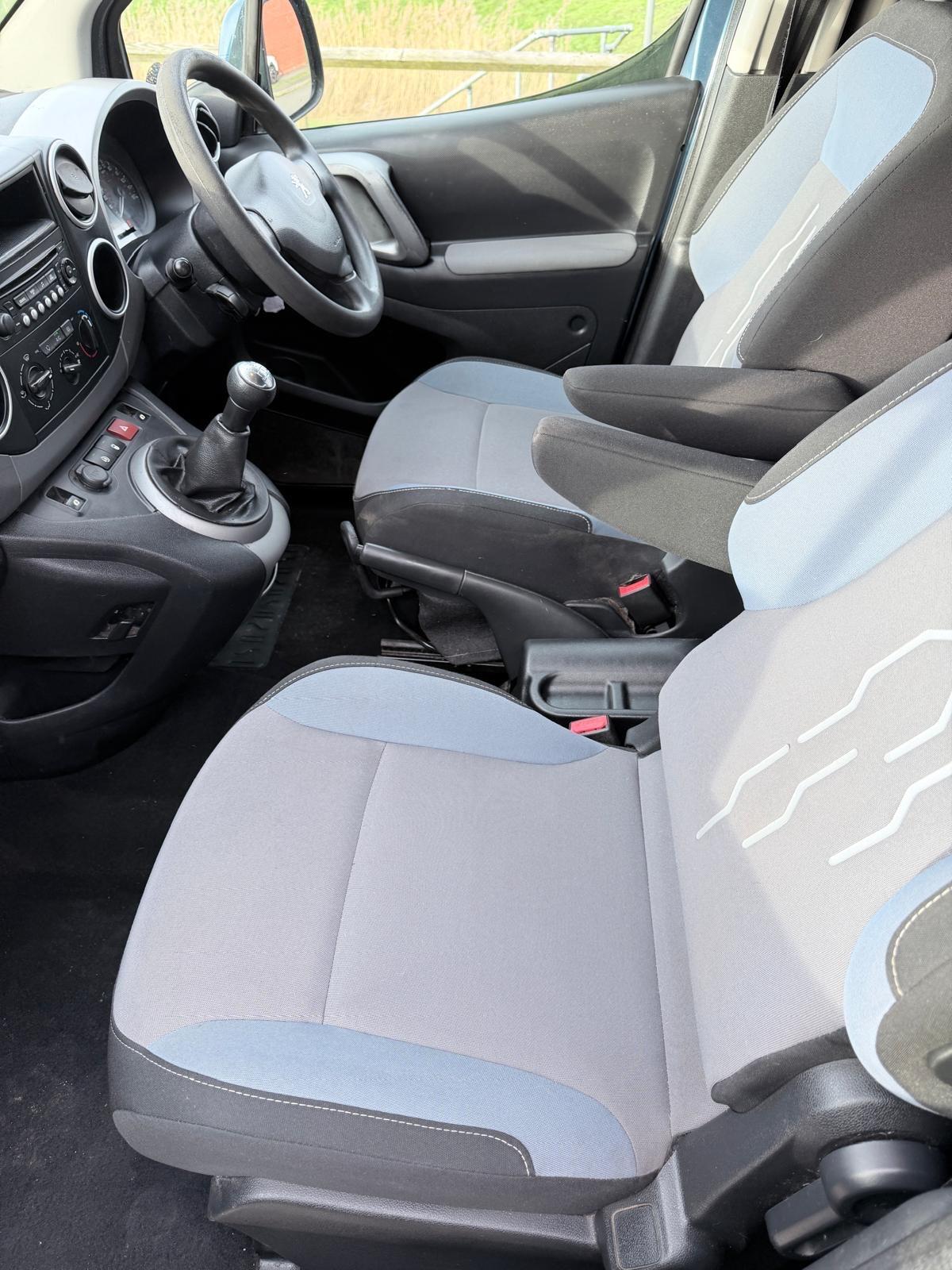 [ berth ]Peugeot Partner Tepee