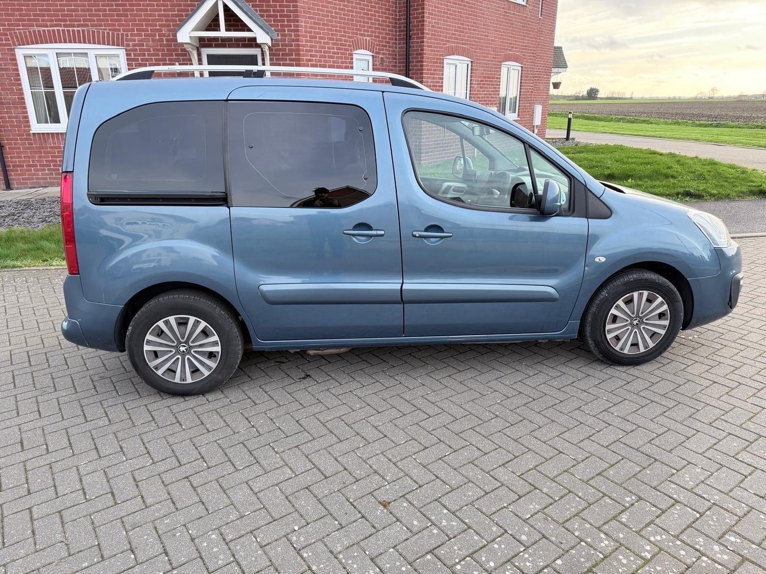 Peugeot Partner Tepee 2015 - Cars