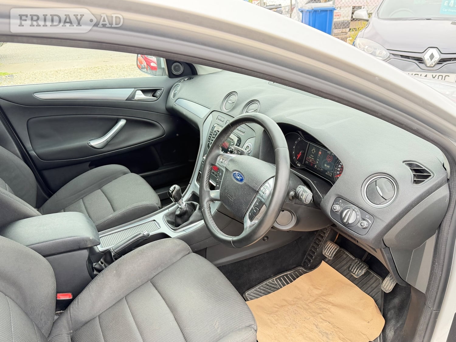 [ berth ]Ford Mondeo