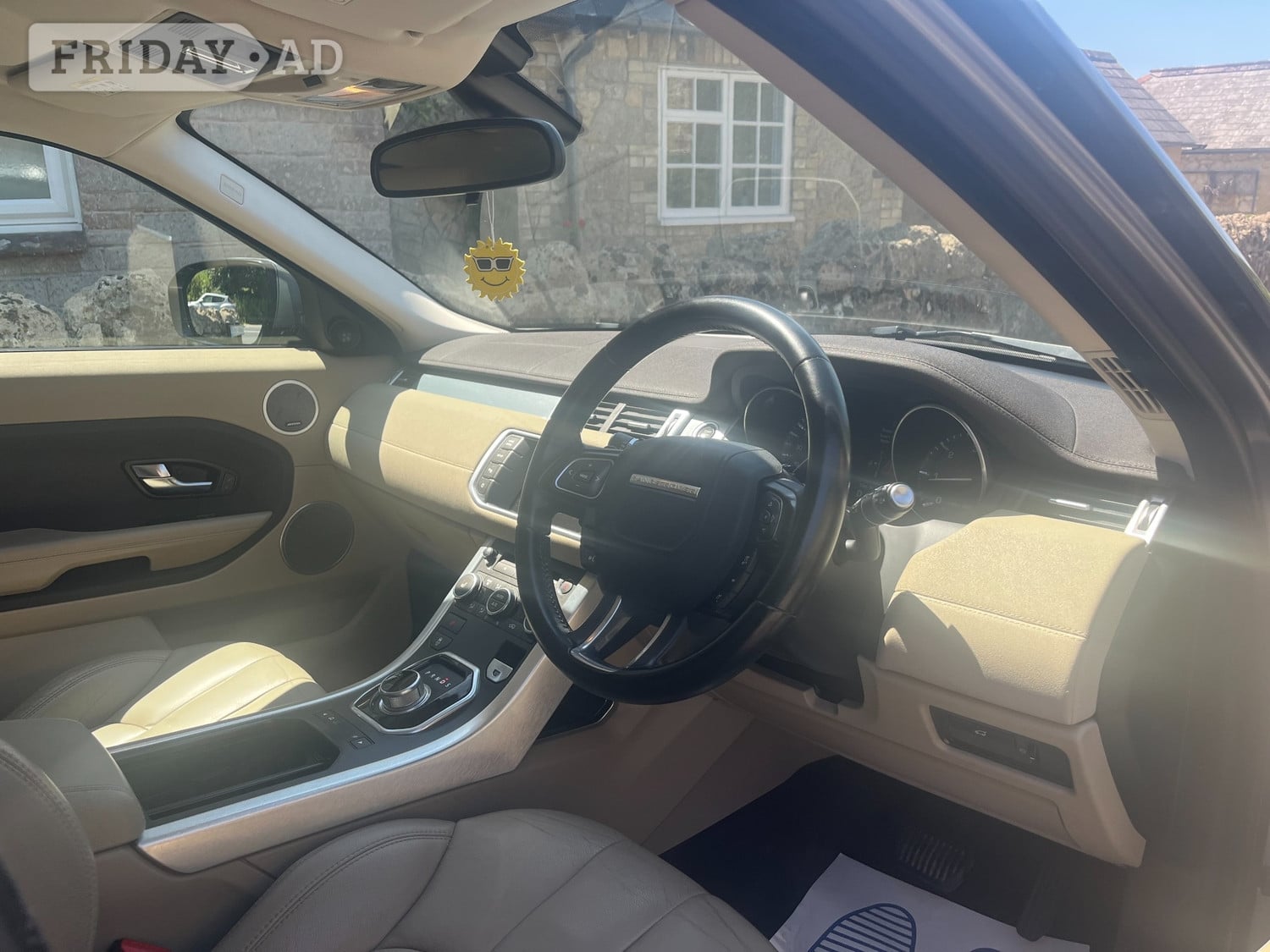 [ berth ]Land Rover Range Rover Evoque
