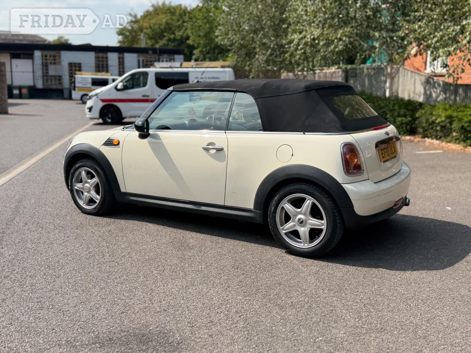 Mini Convertible 2010 - Cars in Windsor