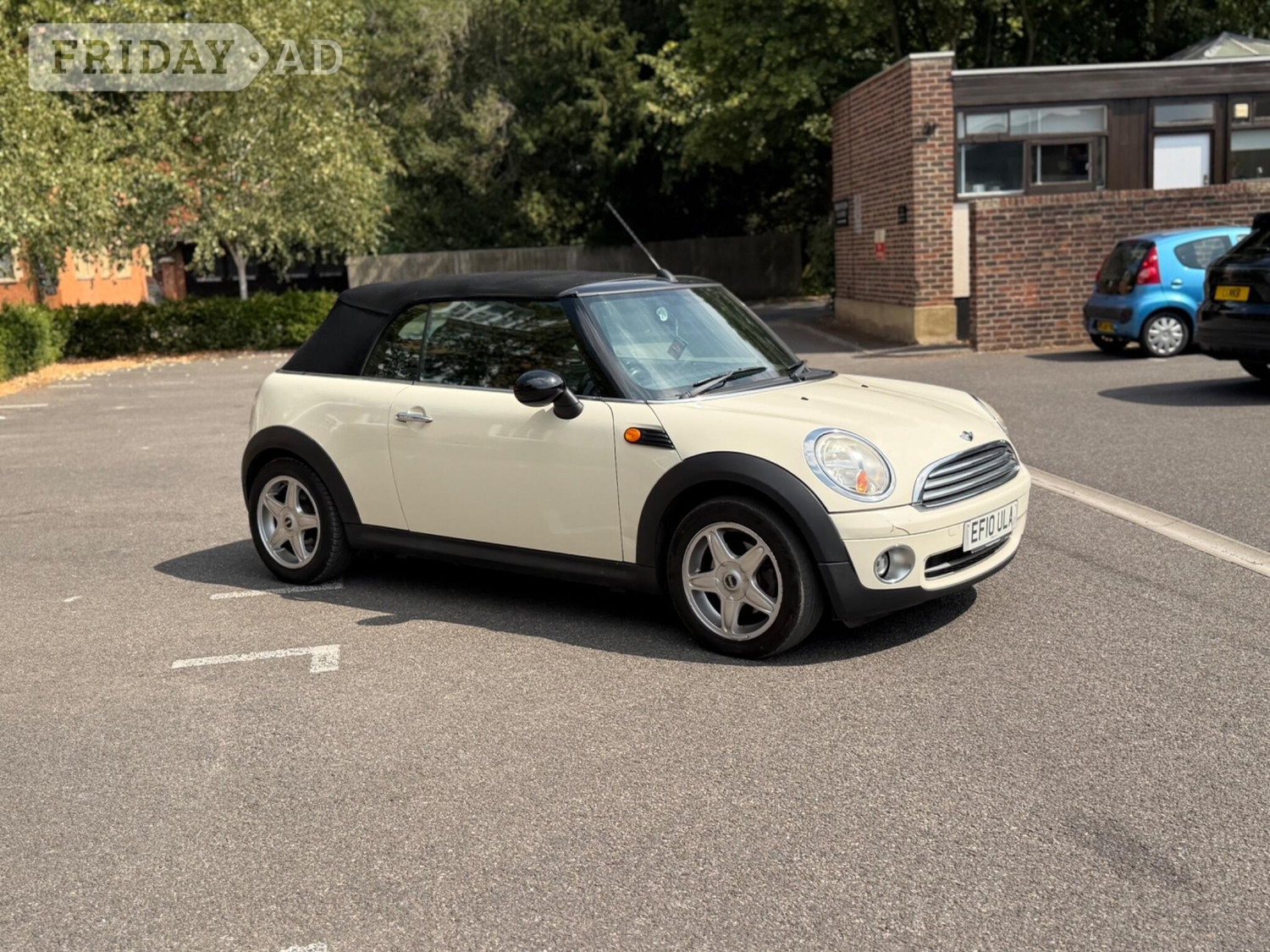 Mini Convertible 2010 - Cars