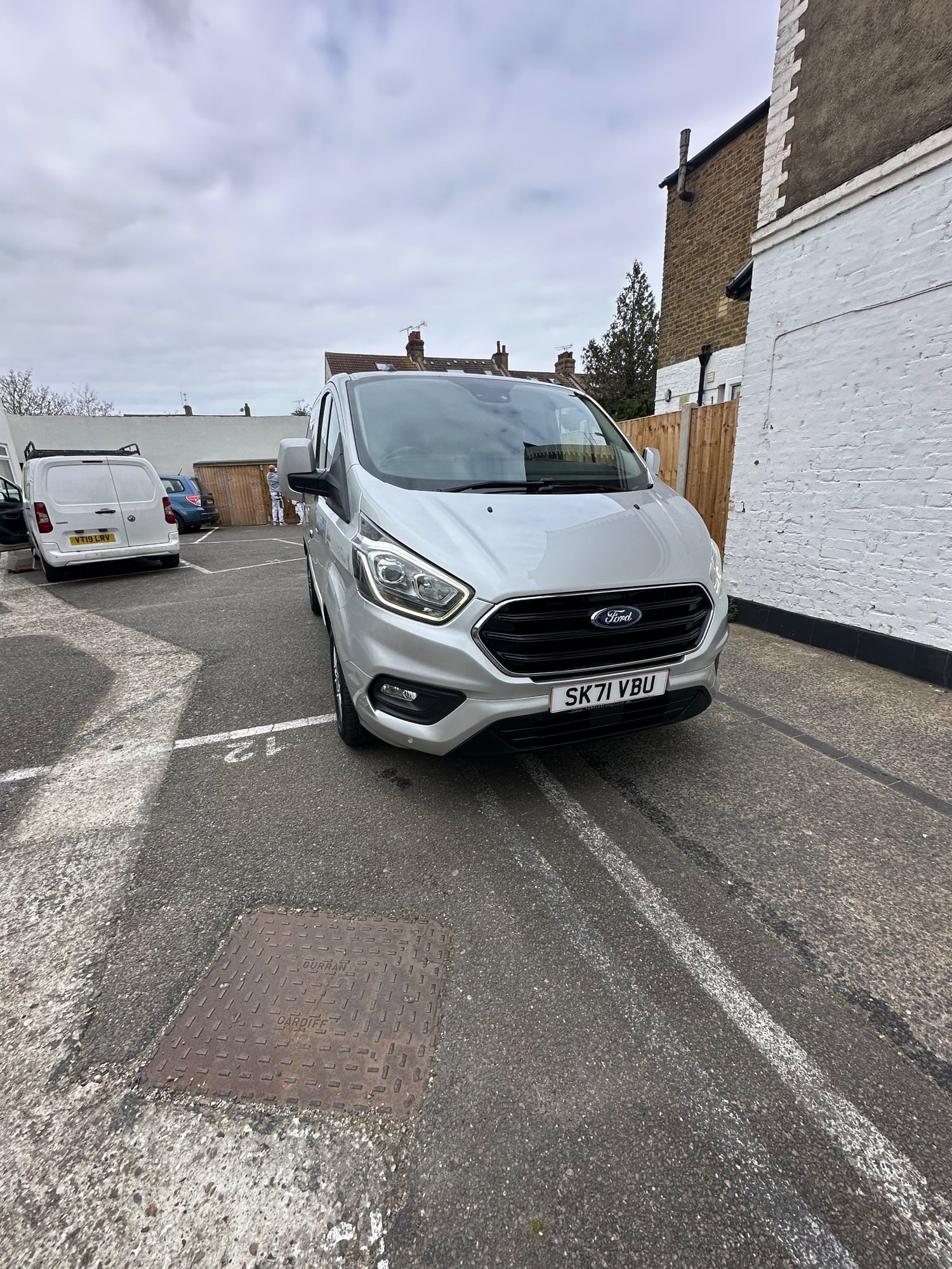 [ berth ]Ford Transit Custom