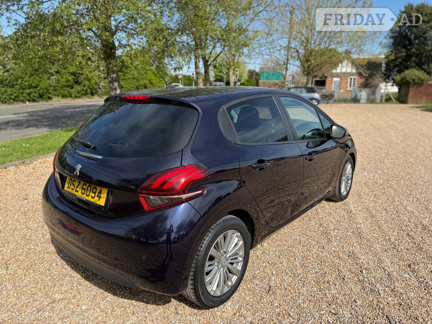 [ berth ]Peugeot 208