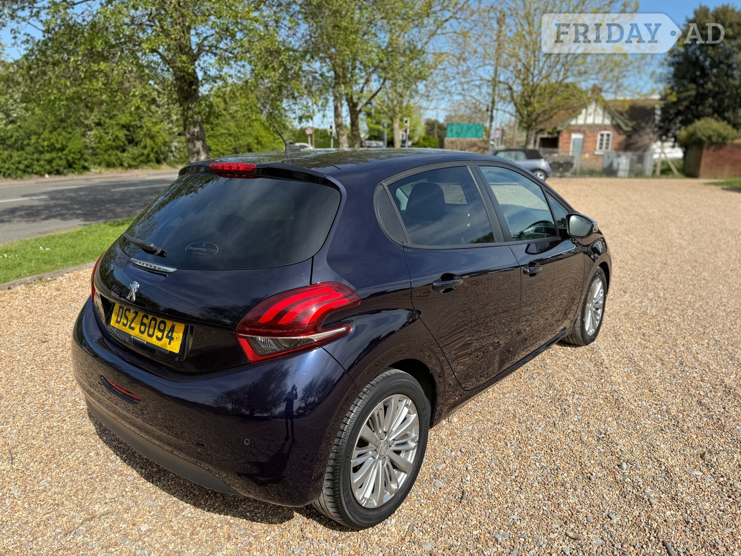 [ berth ]Peugeot 208