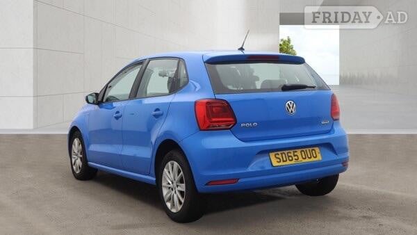 Volkswagen Polo 2015 - Cars