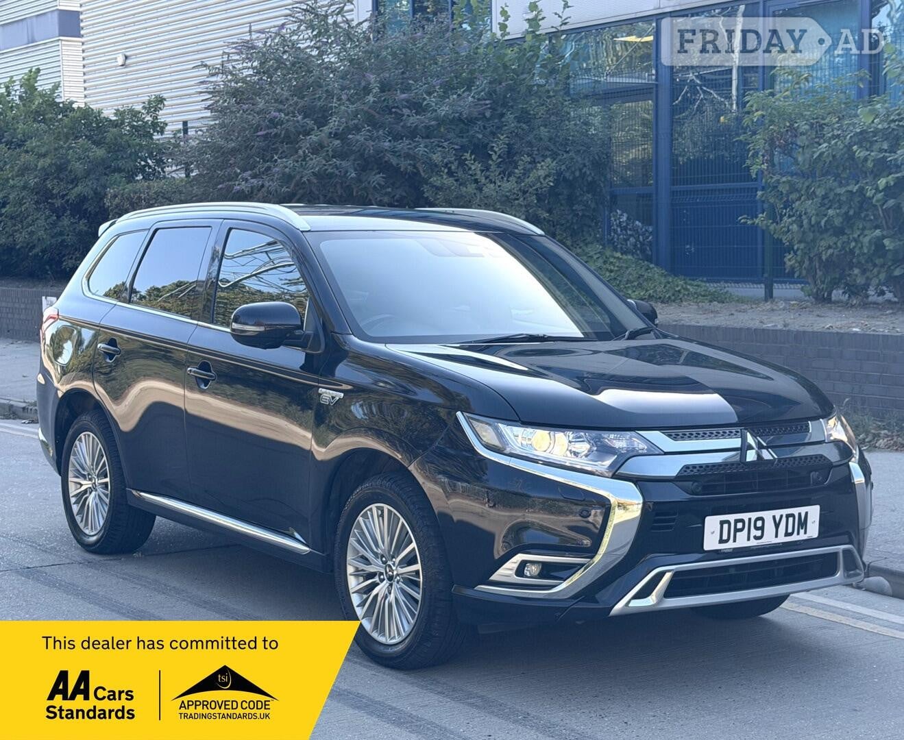 Mitsubishi Outlander 2019 in Havering