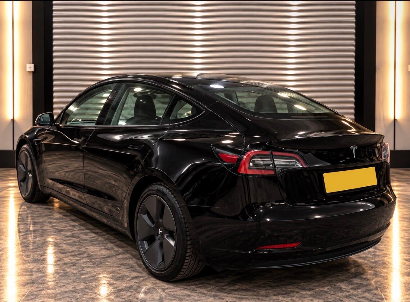 [ berth ]Tesla Model 3