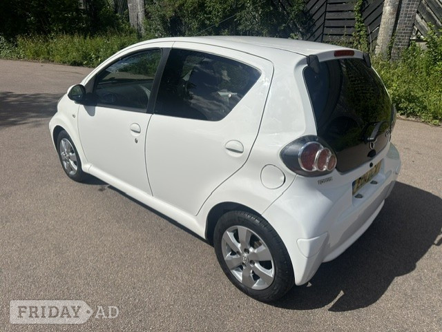 Toyota Aygo 2011 - Cars