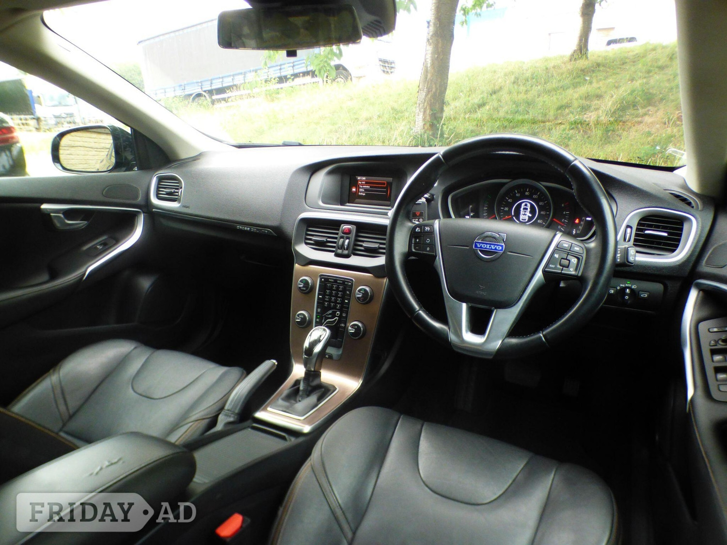[ berth ]Volvo V40 Cross Country