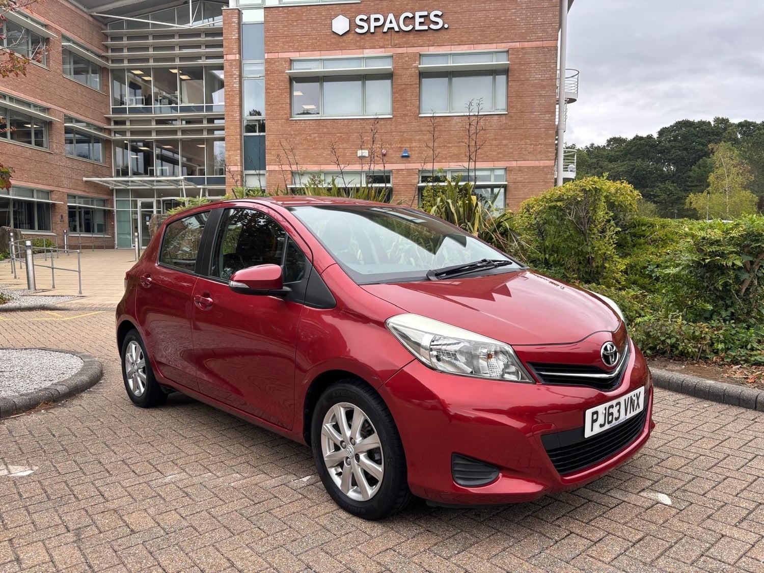 Toyota Yaris 2013 - Cars
