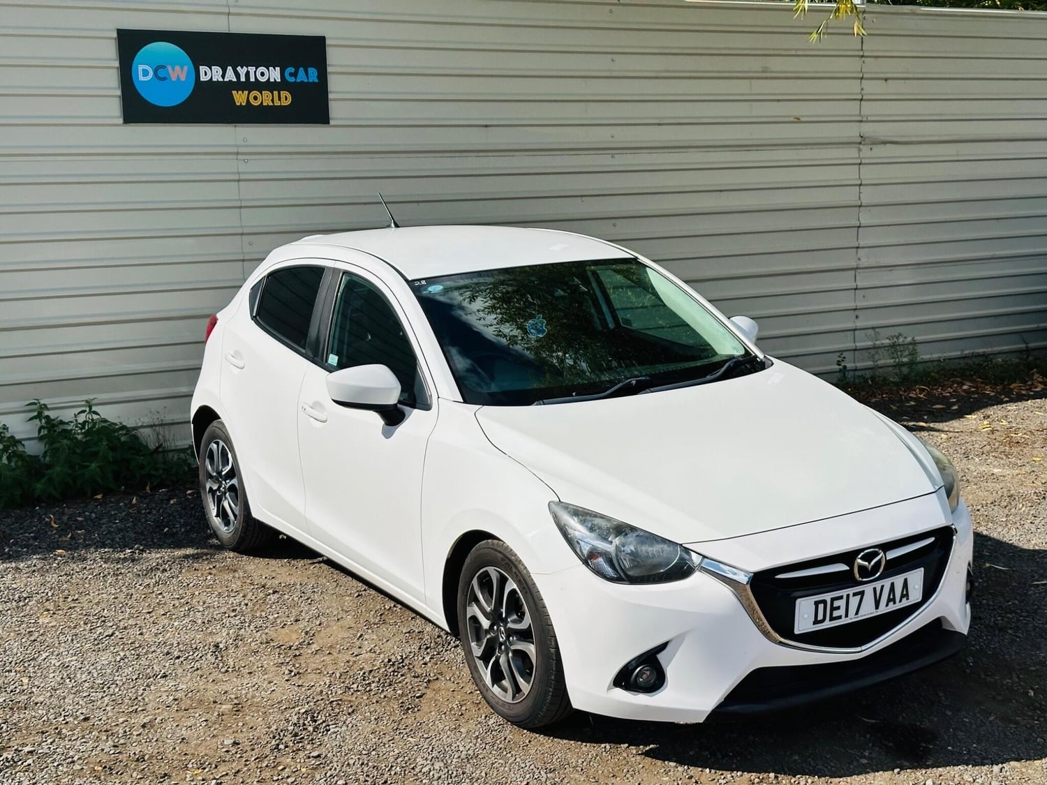 Mazda Mazda2 2017 - Cars