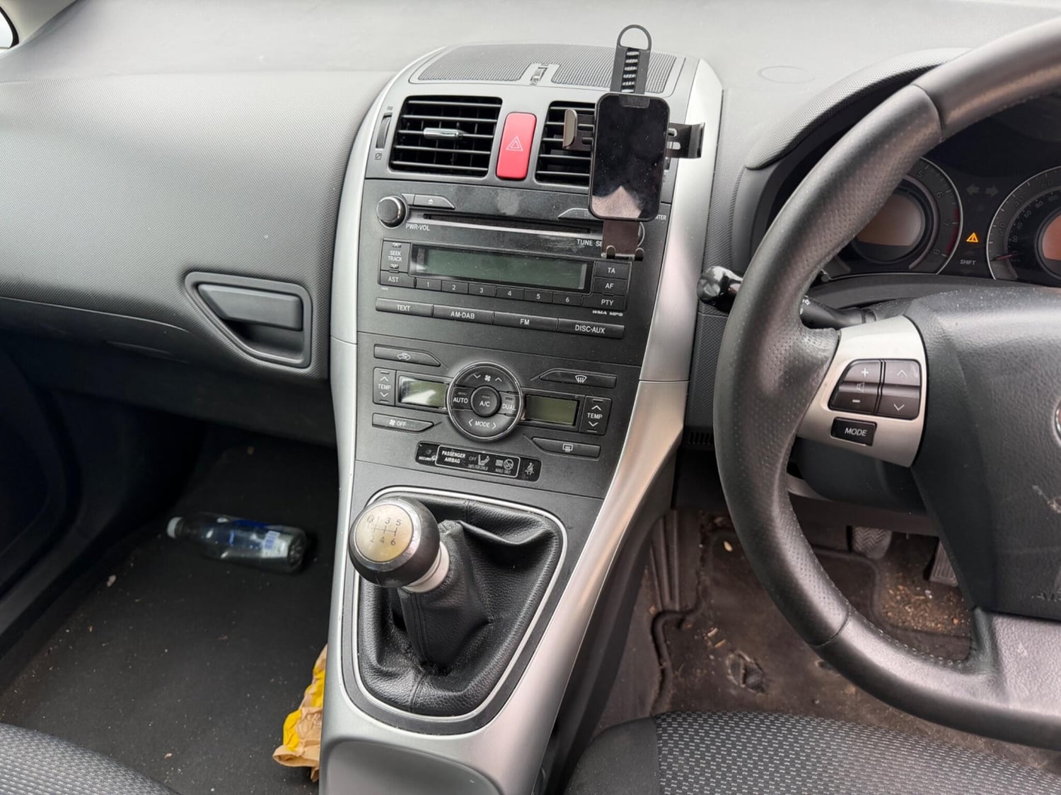 Toyota Auris 2011 - Cars in Havering