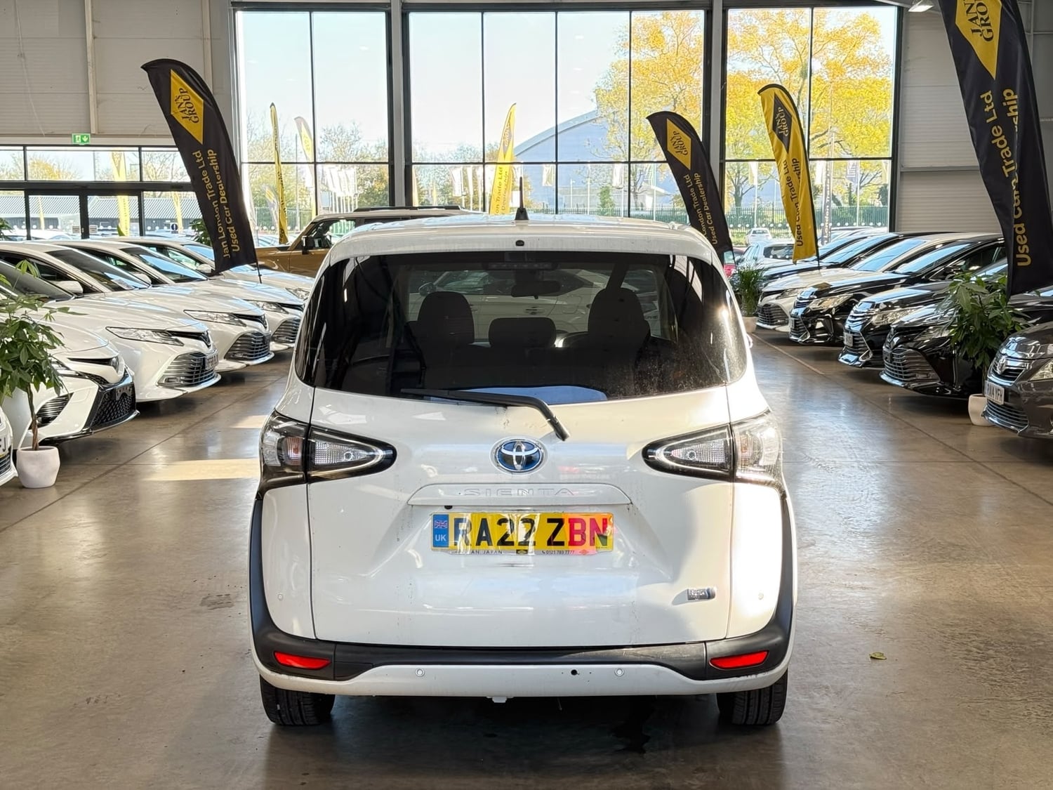 Toyota Sienta 2022 - Cars in Reading