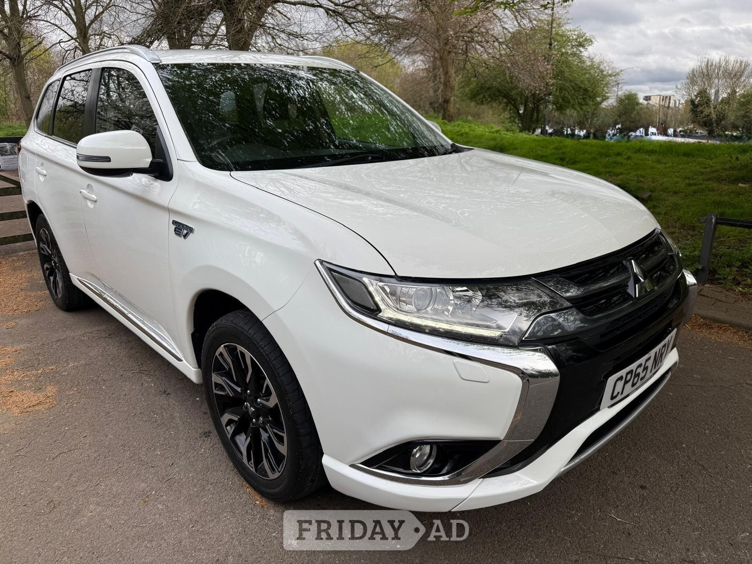 Mitsubishi Outlander 2016 - Cars