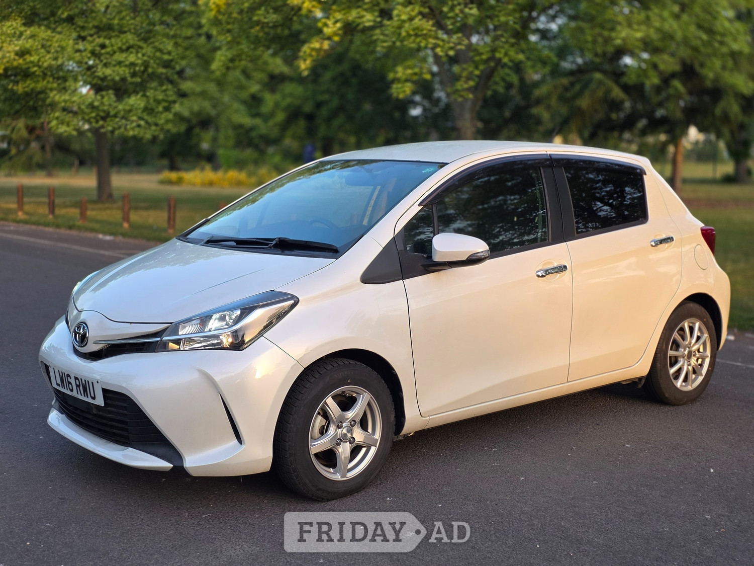 Toyota Yaris 2016 - Cars in Rainham