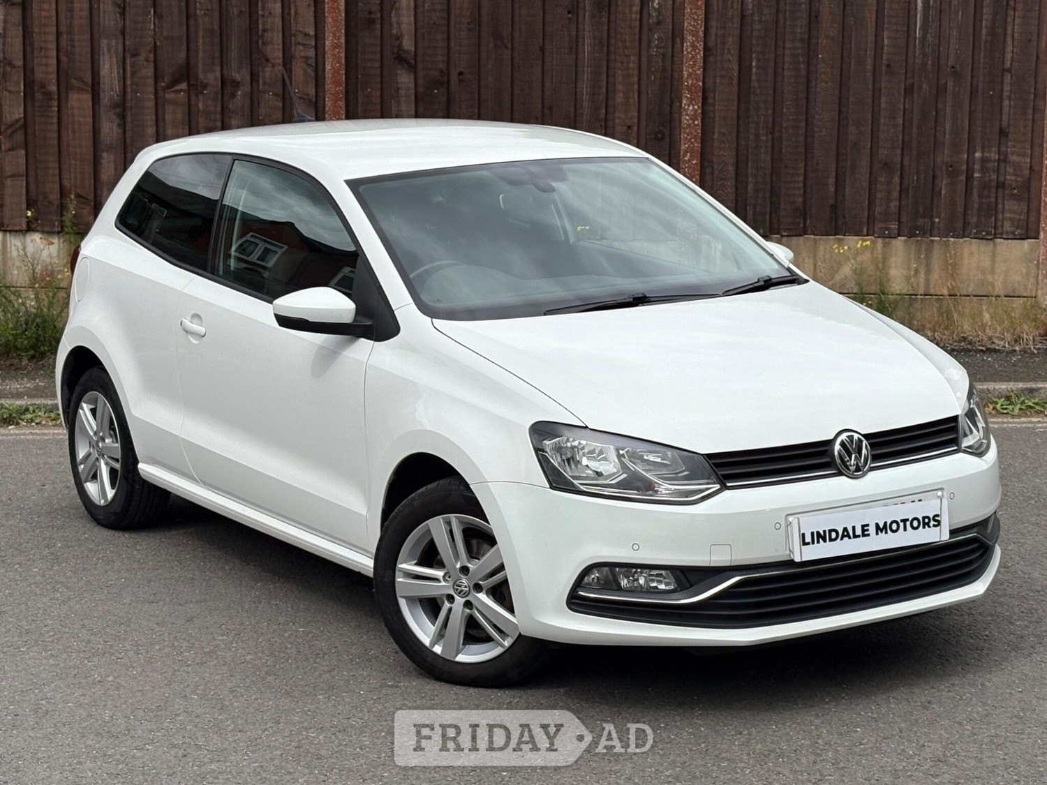 Volkswagen Polo 2016 in Oldham