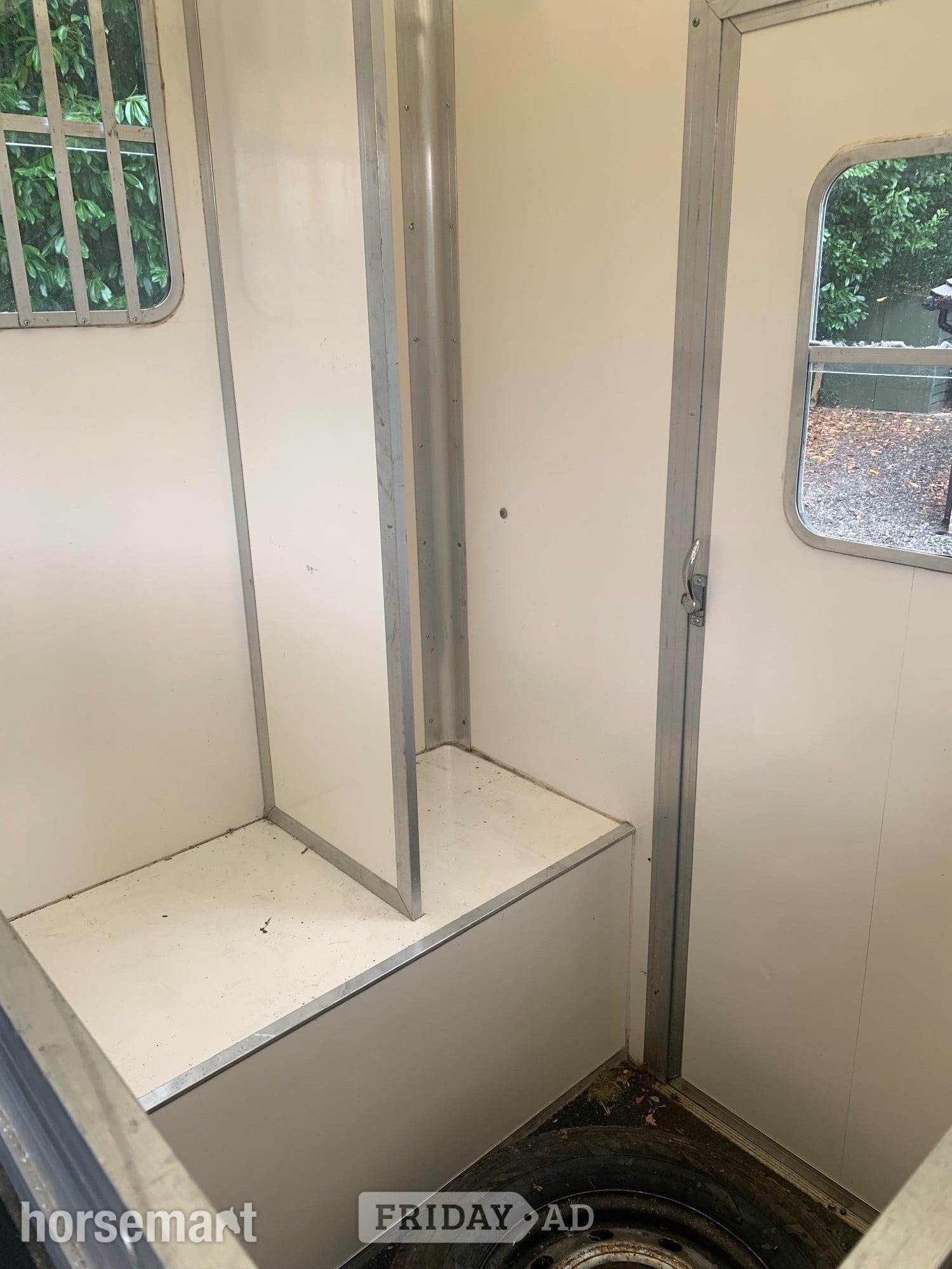 Horsebox   Renault Master Horsebox - Trailers & Horseboxes in Guildford