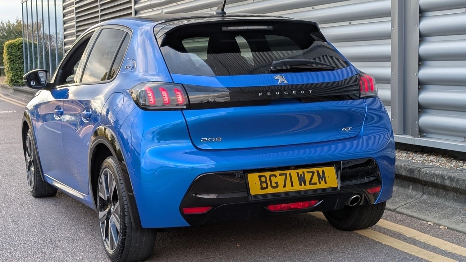 [ berth ]Peugeot 208