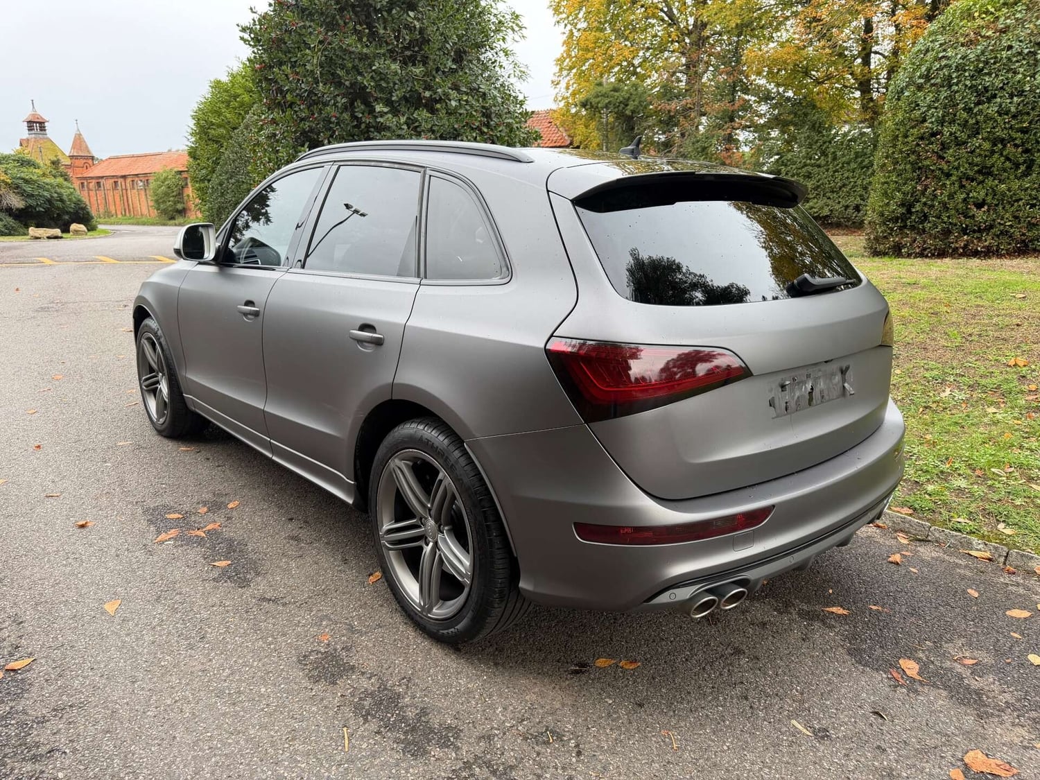 [ berth ]Audi SQ5