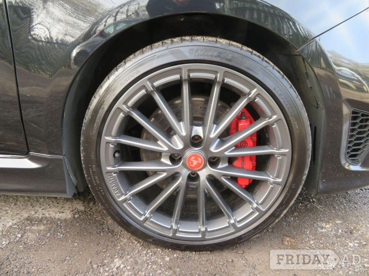 [ berth ]Abarth 695